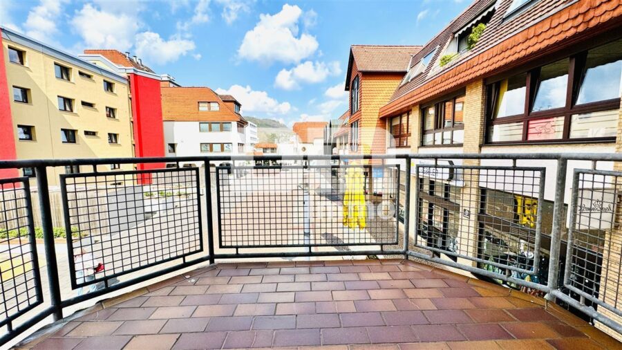 Schöne zentral gelegenes Büro mit zwei Balkonen und Tiefgaragenstellplatz - Balkon 2